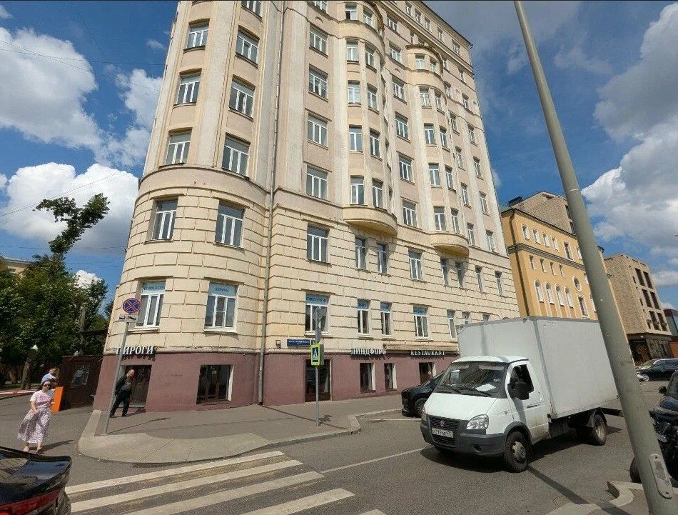 фасад дома, здание по адресу г Москва, ул Малая Пироговская, д 16